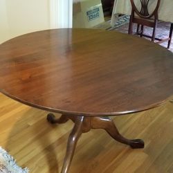Tilt Top Breakfast/dinner Table