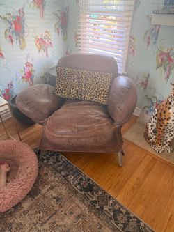 Vintage Leather Lounge Chair w/ Adjustable Arms