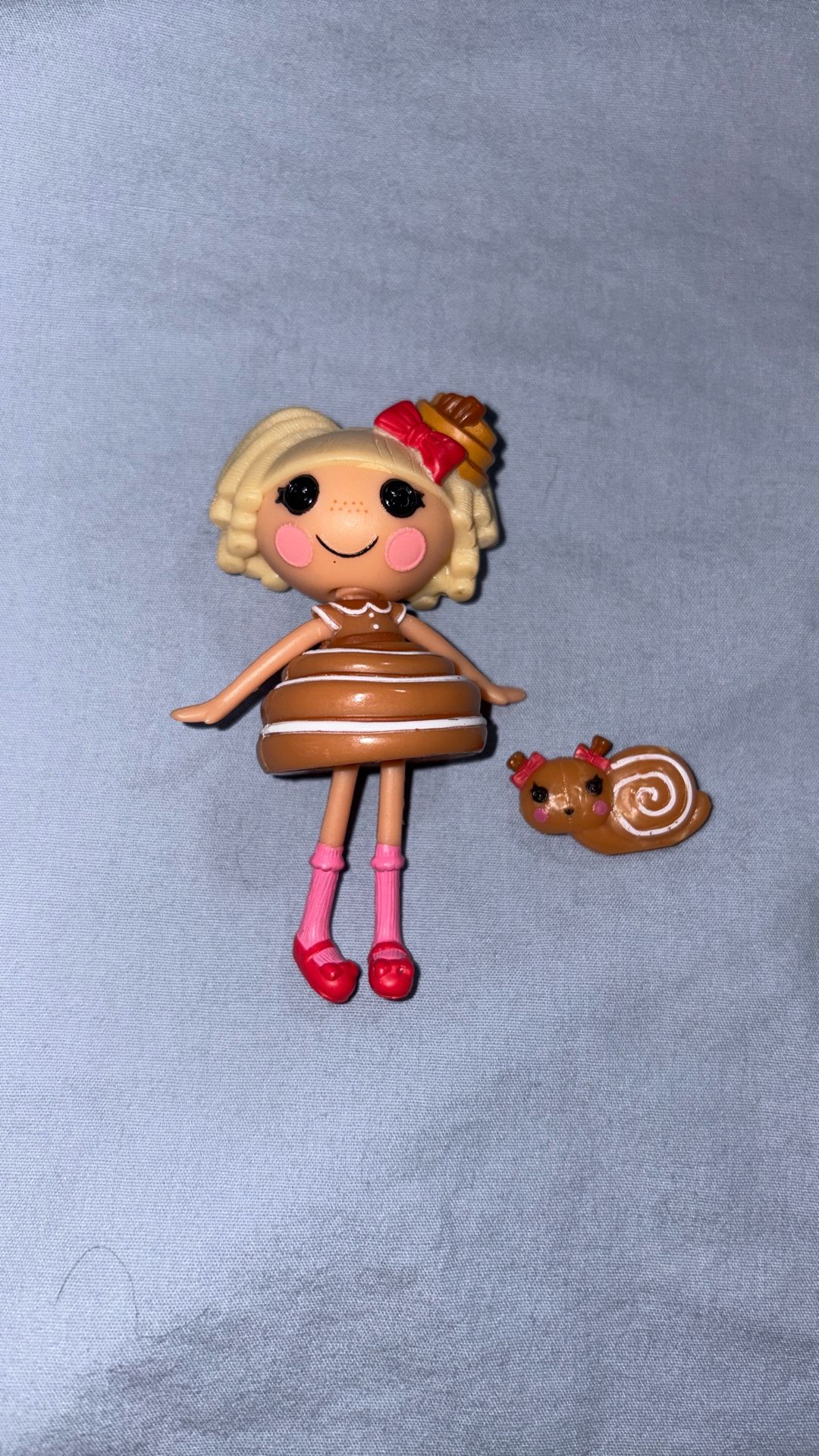 Lalaloopsy Mini Doll Bun Bun Sticky Icing. & Pet