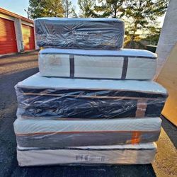 Everything Must Go This Week!!!! 🎉🎉🎉 Brand New Queen Mattress With Mattress Box!!! 🛏️🛏️🛏️