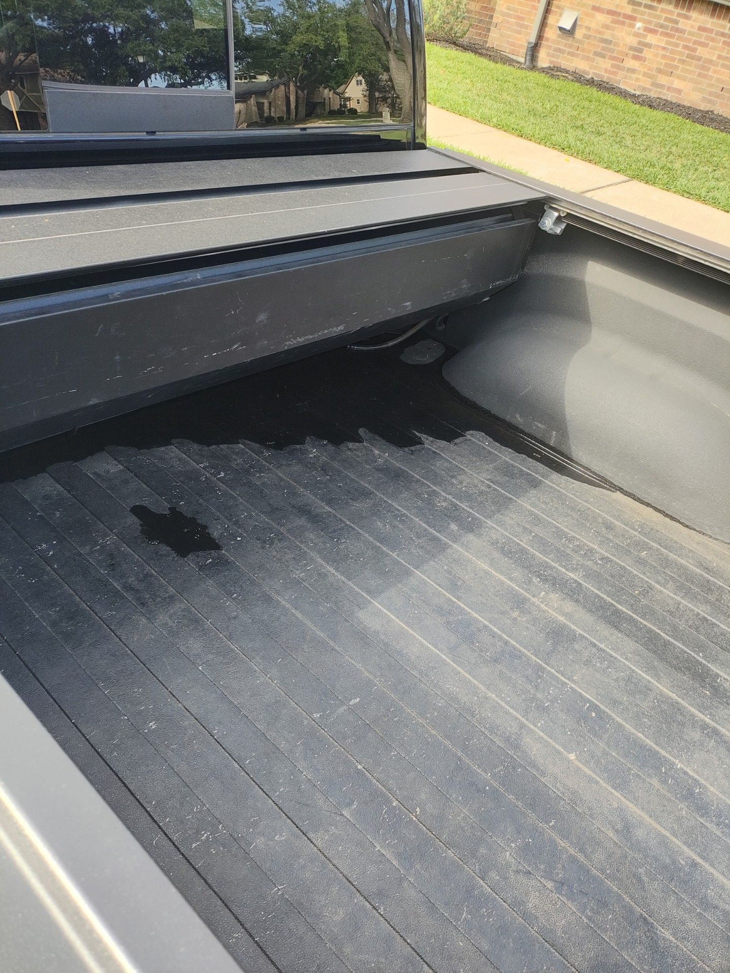 Bed cover electric matte black retrax