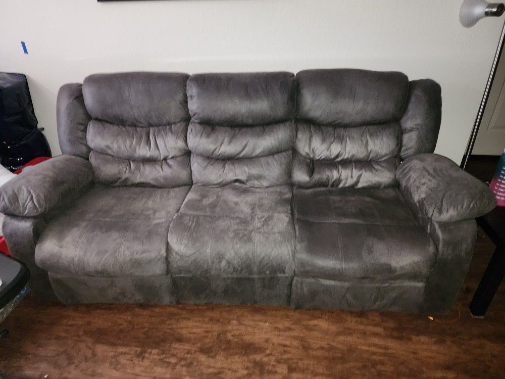 Lane 3 Seater Reclining Couch  MUST SELL ASAP