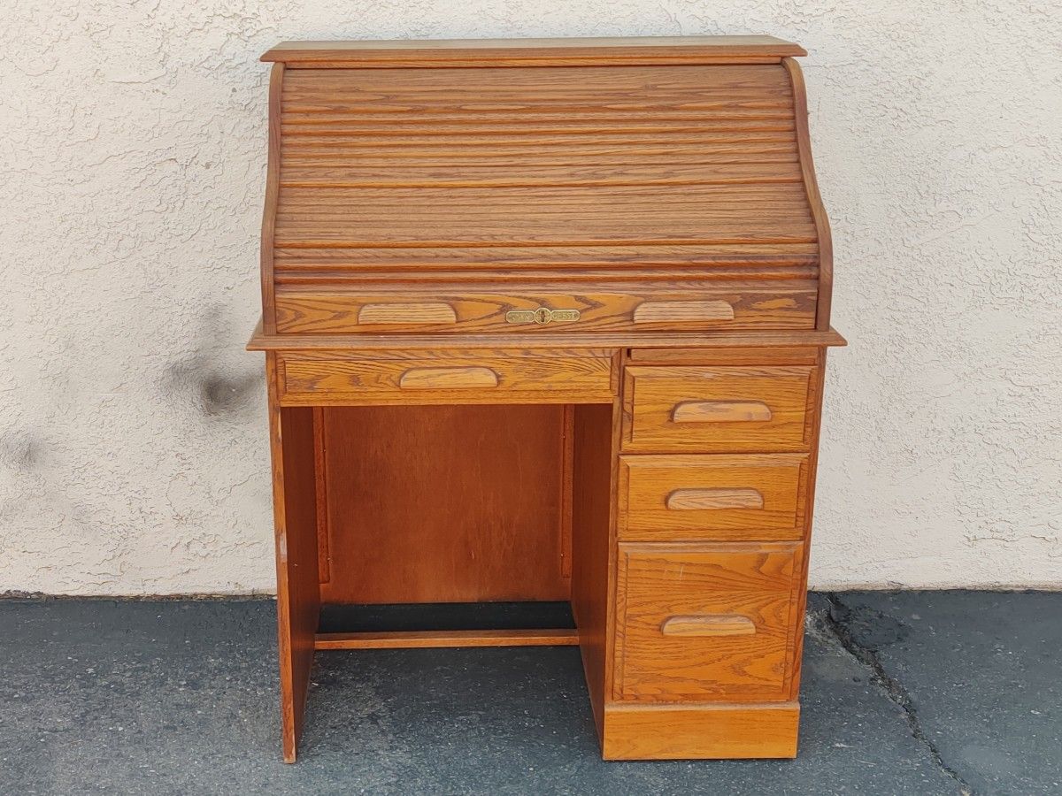 Roll Top Small Desk - Oak Crest Manufacturing