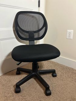 Desk Chair ~ NEED GONE ASAP