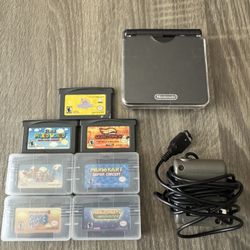 Gameboy Advance SP black bundle