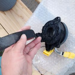 98 hinda odyssey  abs piece for steering wheel