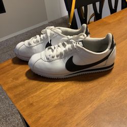 OG Women Nike Cortez SZ.7