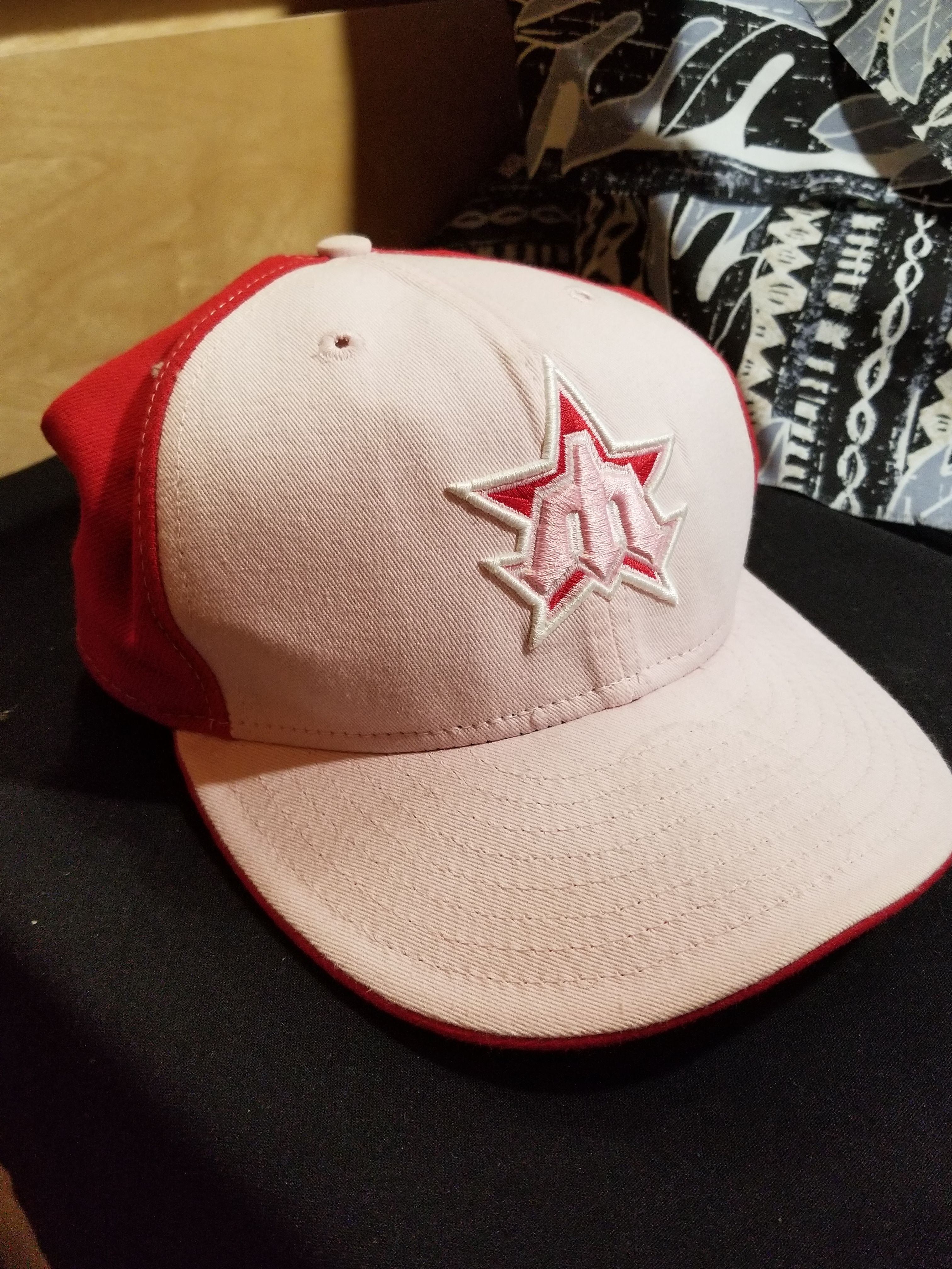 Mariner pink hat