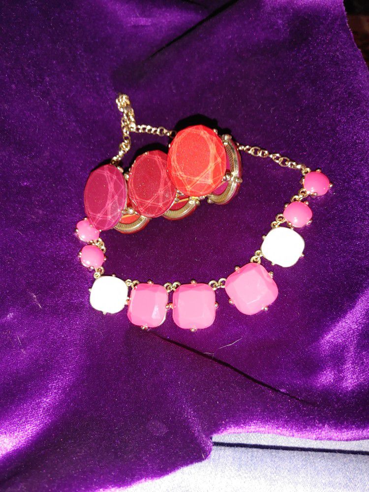 Stylish Holiday Colored Bracelet & Necklace