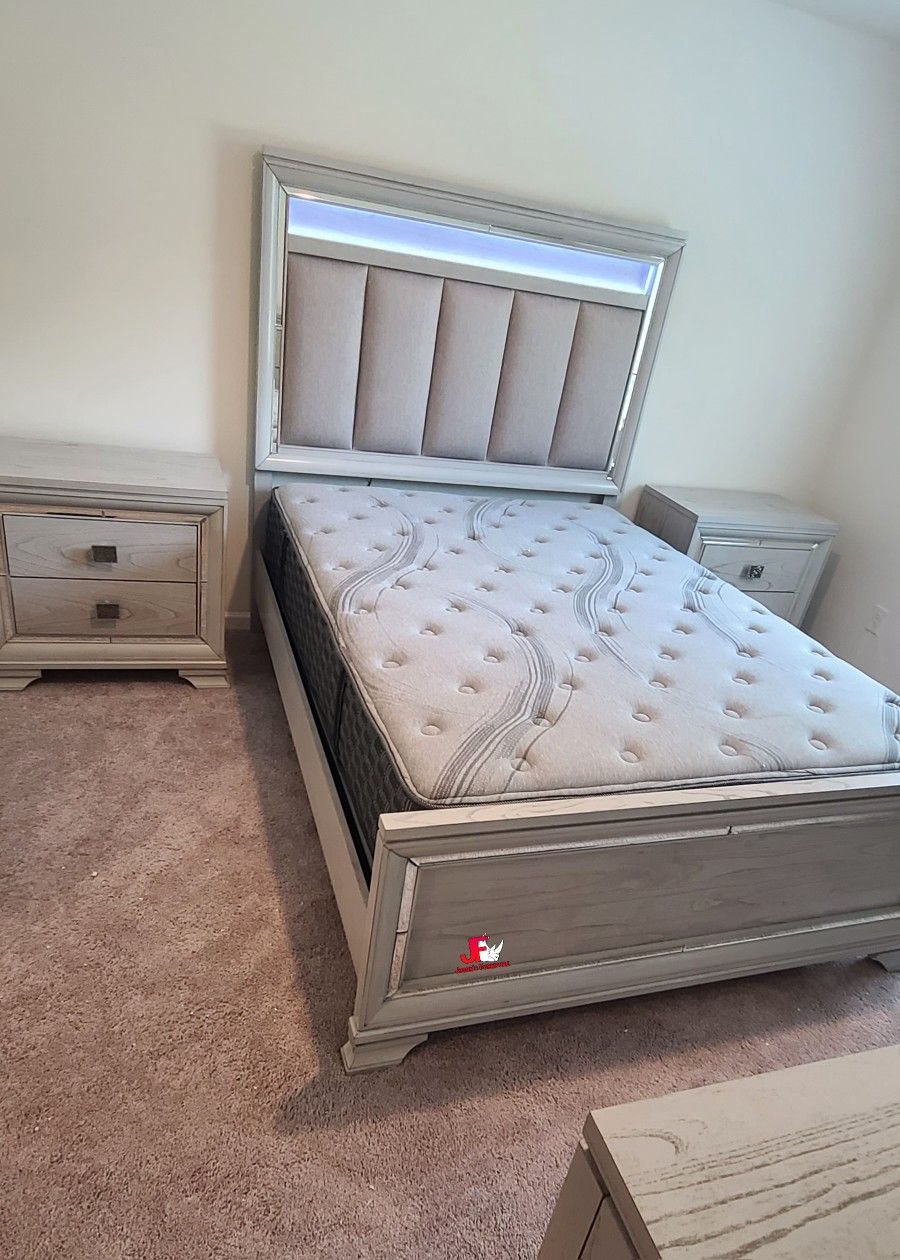 Brand New! 7pc Queen/king Bedroom Set😍/ Take it home with Only $39down/Hablamos Español Y Ofrecemos Financiamiento 🙋🏻‍♂️