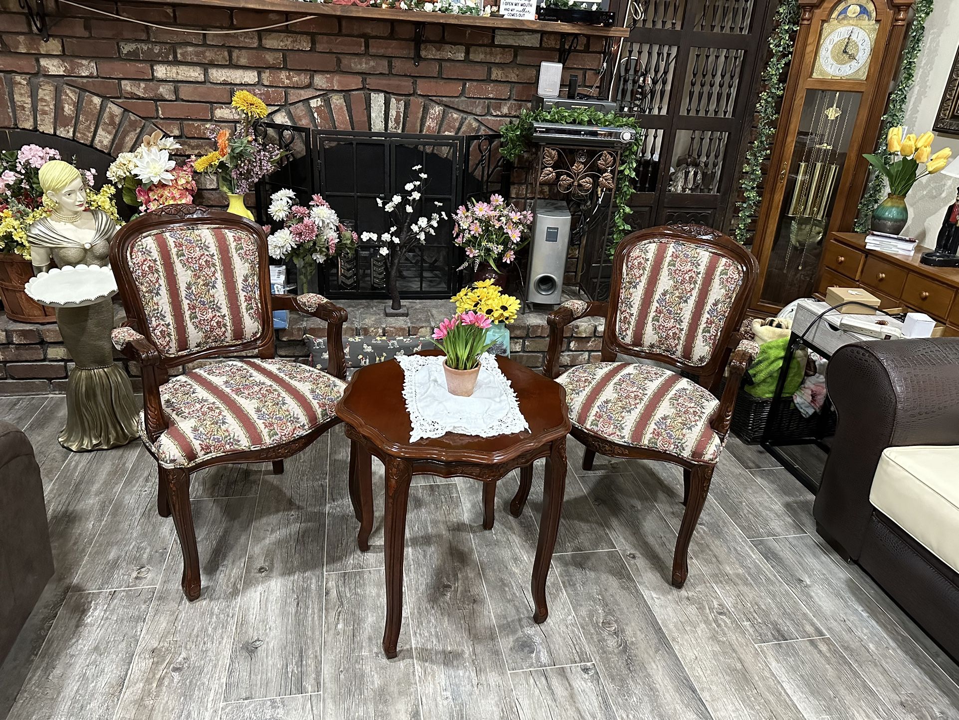 cute 3 piece sitting area