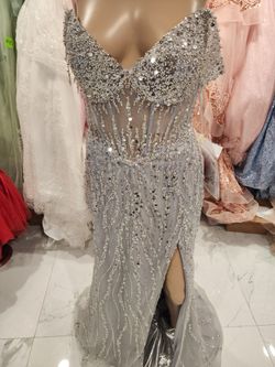 Precioso vestido  talla L   NUEVO