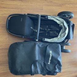 Uppababy Vista stroller and bassinet in black Excellent Condition 