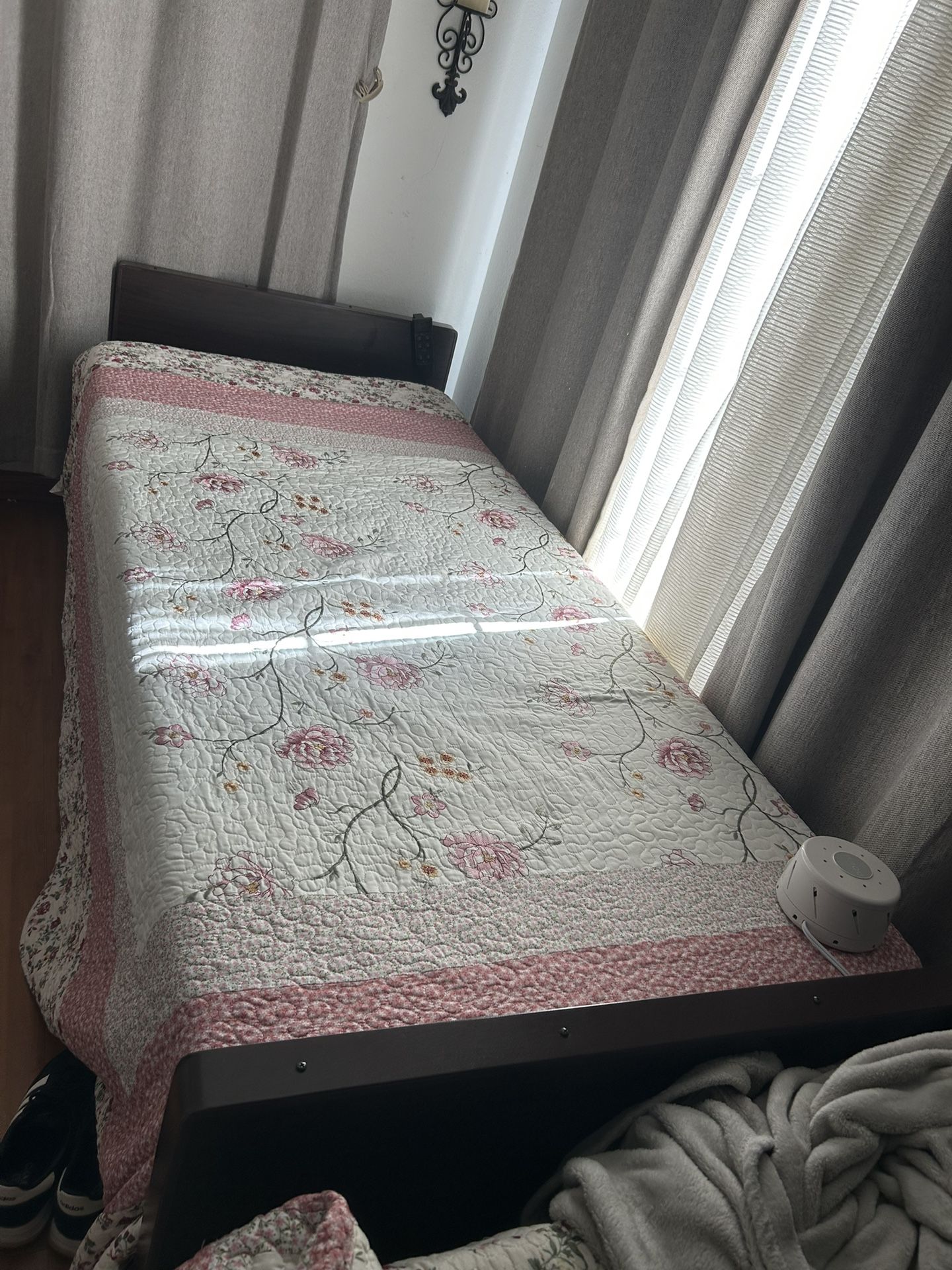 Twin Bed