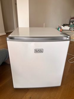 Black +Decker Mini Fridge