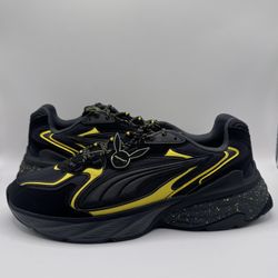 New PUMA x Pokemon Fade Umbreon Size 10.5 Black Yellow 407024-01