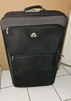 Luggage London Fog  With 2 Wheels