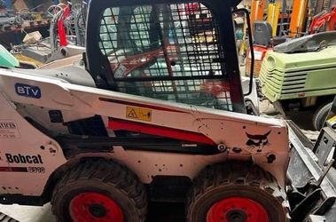 2014 Bobcat S510 – $26,100 – 569 hrs