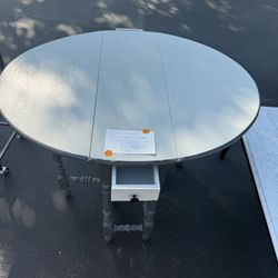 Collapsible Sewing Table