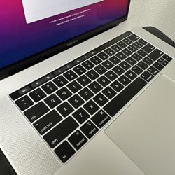 15” MacBook Pro With Touchbar 