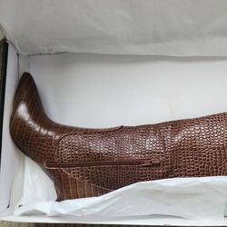 *BRAND NEW IN BOX* LEATHER BOOTS