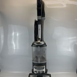 Shark Navigator Pro Lift-Away Vacuum UV540 26 – Good Condition, As Pictured