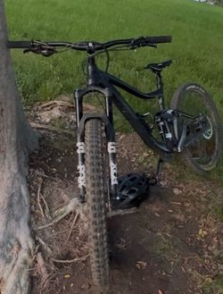 2019 Black Giant Trance 2 27.5 Medium frame