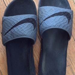 Men’s Size 11 Nike Slides