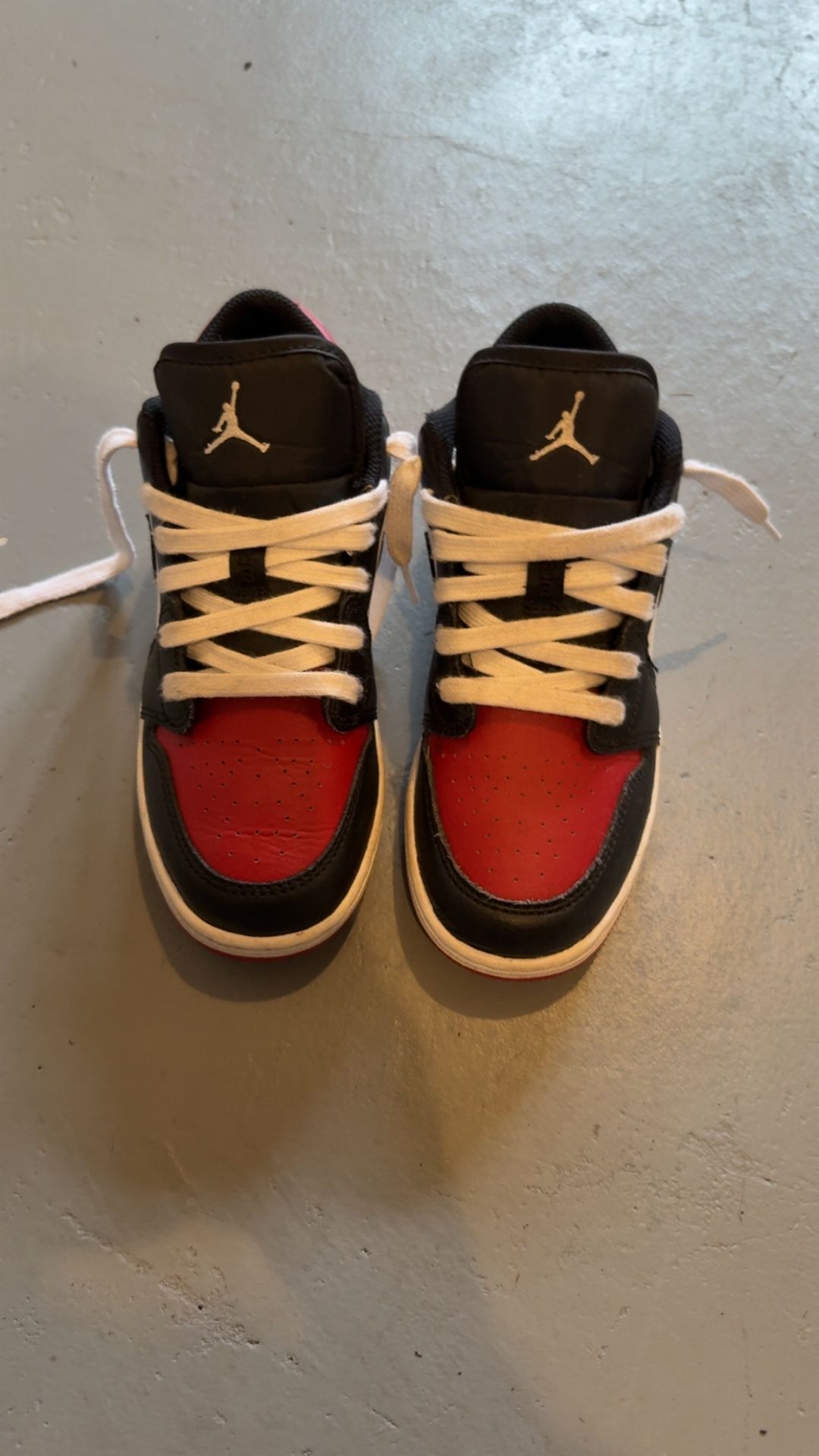 Big Kids Jordan 1 Low Size 3.5Y