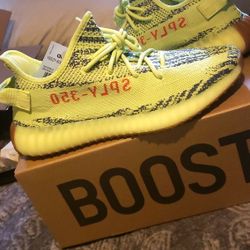 Adidas Yeezy Boost 350 V2
Semi Frozen Yellow
