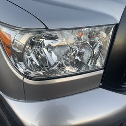 Tundra/Sequoia Headlights with LED High and Low Beams