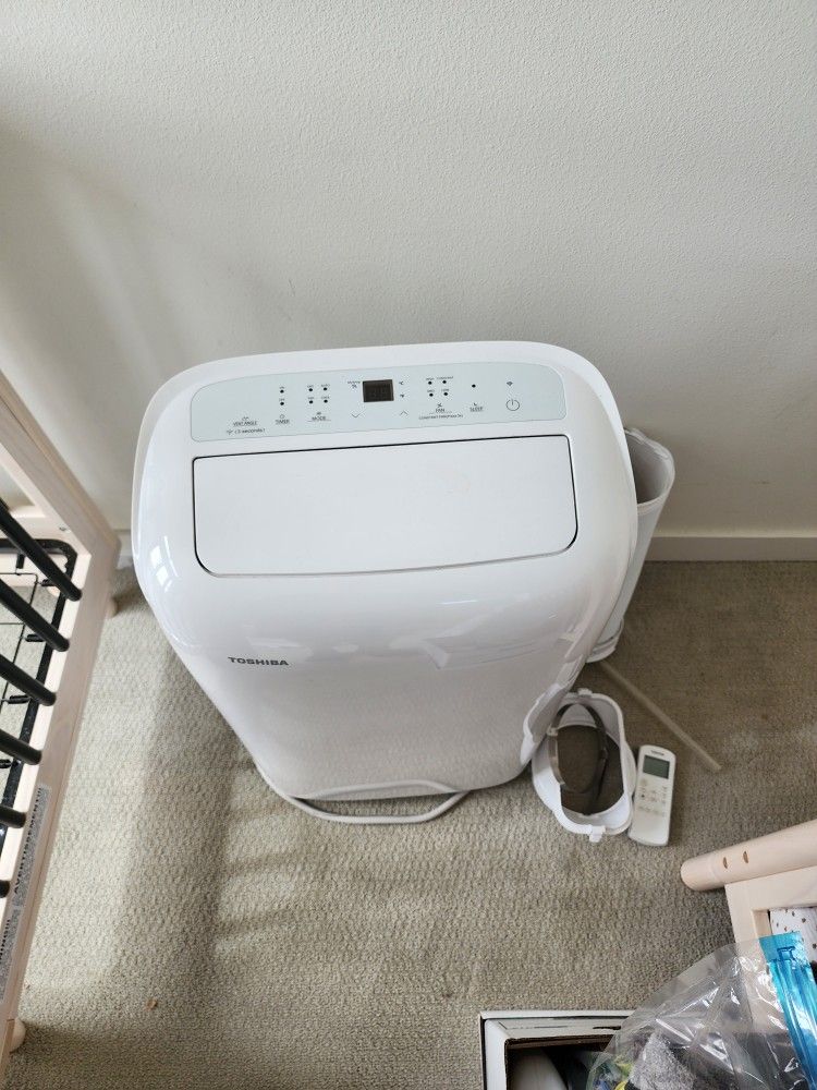 Toshiba 12k BTU portable Air Conditioner 