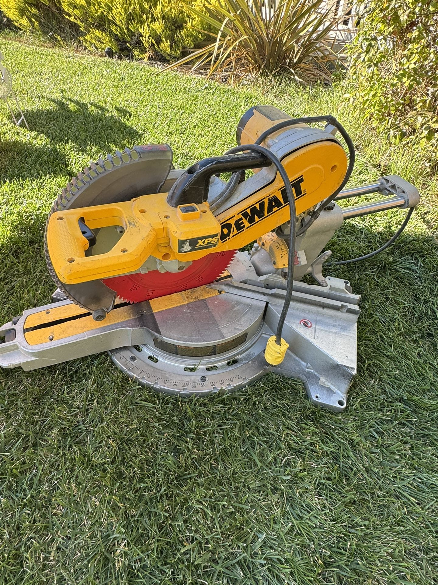 Dewalt Compound Miter Saw