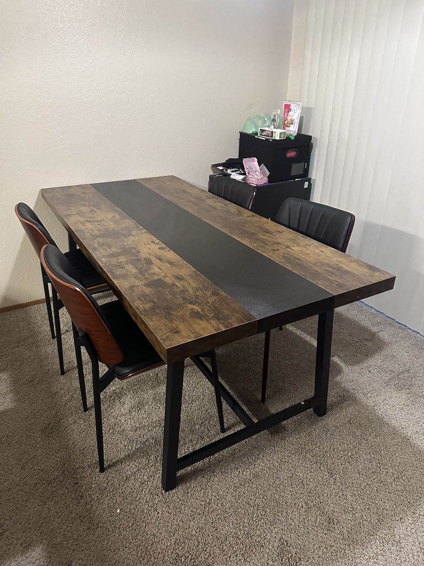 Table & 6 Chairs