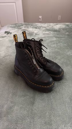 Dr. Martens Sinclair Platform Boots Black Milled Nappa Leather – Interchangeable Zip & Lace Combat Boots, Women’s size 9