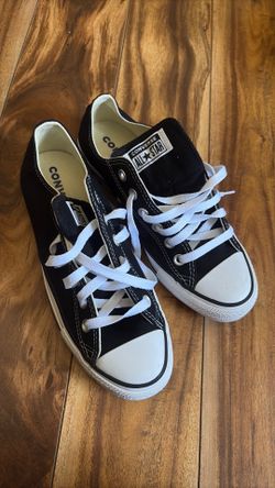 Men’s size 6 Converse
