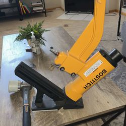 Bostitch Floor Nailer With Graphite Mallet  