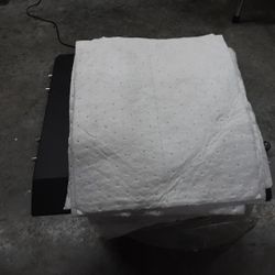 Heavy Duty  Oil Absorbing Mat  Pads,  184 Pads $50