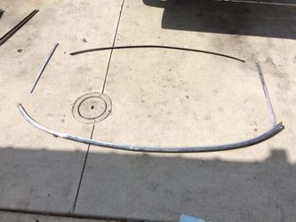 1967 impala/Caprice front windshield molding