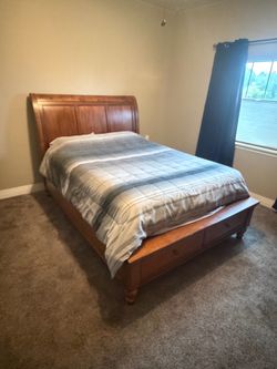 Queen bed frame w/ clean mattress