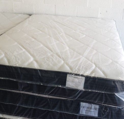 GREAT SALE QUEEN PLUSH MATTRESS WITH FREE BOX SPRING 