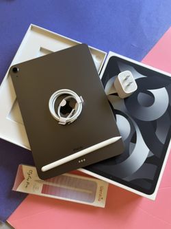 Apple iPad Air 5th Generation (M1 Chip) 64GB with Box, Pen And Keyboard 