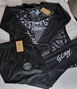 Nike By Jordan PSG Sweatshirt Tracksuit Nike Barcelona Tracksuit size Médium Large XL
no Trade