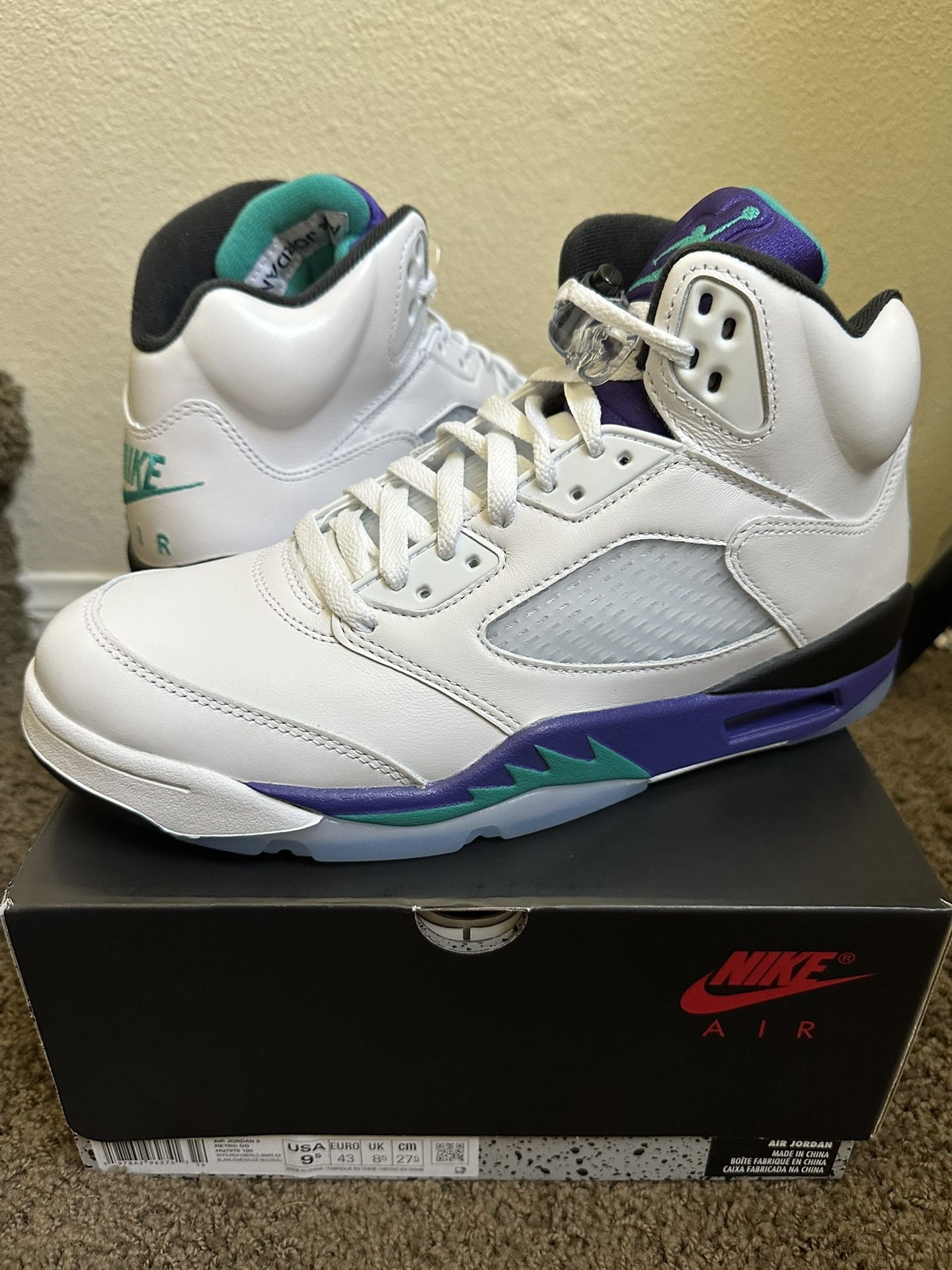 Jordan 5 Grapes 2025 Size 9.5 Brand New