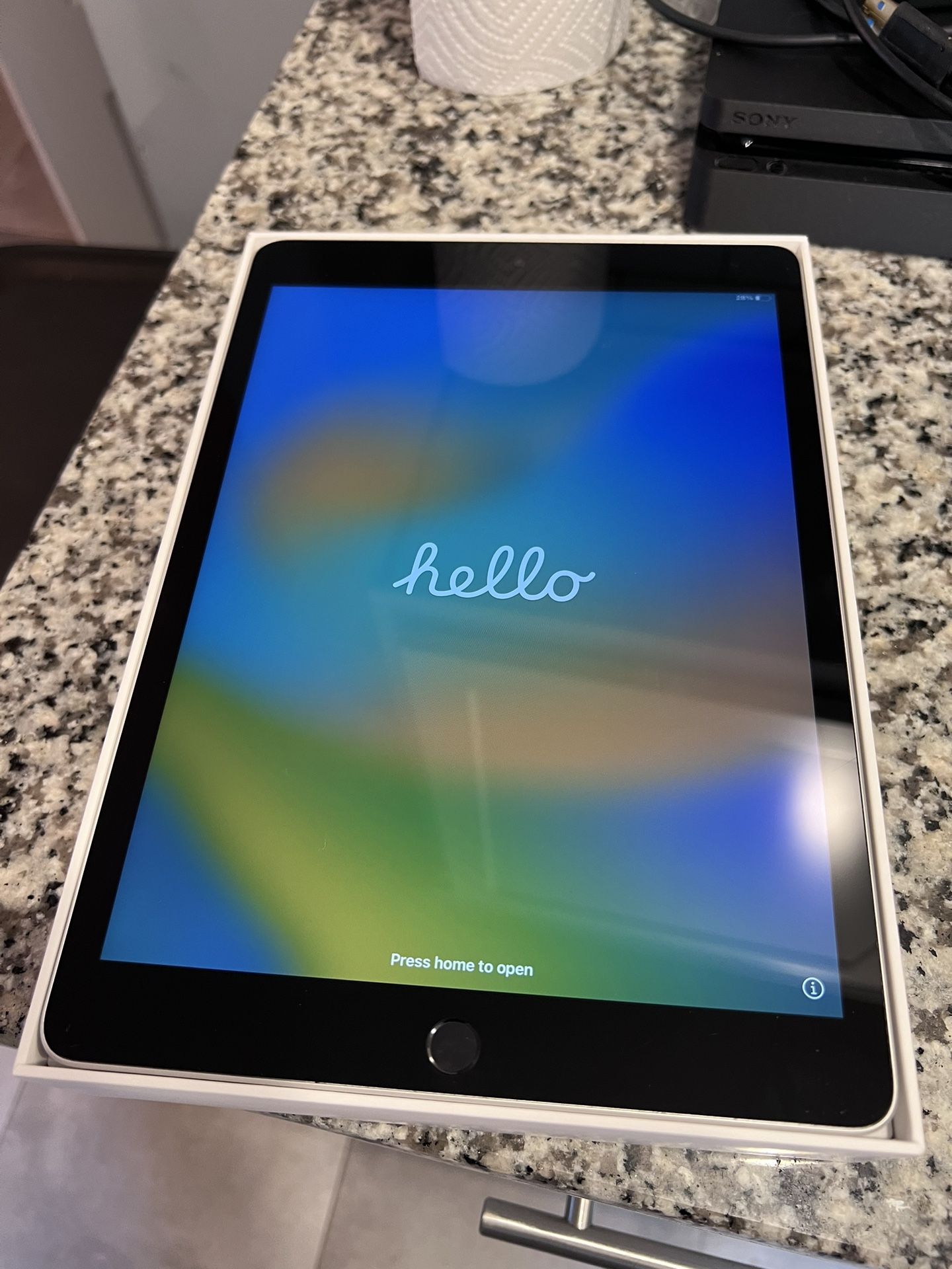 10.2 Inch 9th Gen iPad (no charger) 