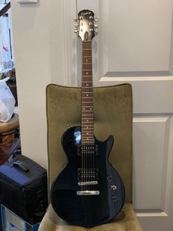 Electric Guitar Gibson Epiphone Special Model with a padded guitar bag