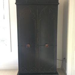 ARMOIRE