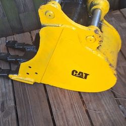 12in Cat excavator Bucket Like New