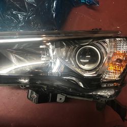 2020 OEM 4Runner Take Offs Headlights/fog lights