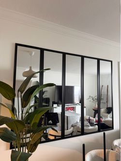 10 Black Mirrors